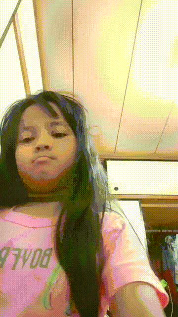 ぴえん GIF
